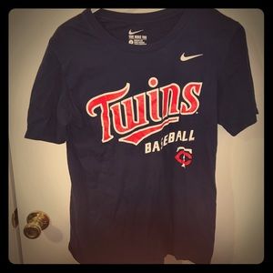 Nike MN Twins baseball tee size small
